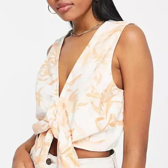 Abercrombie & Fitch Orange Floral Tank Top - Picture 2 of 8